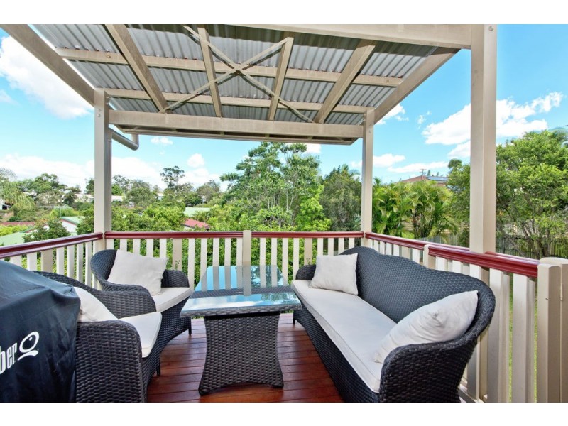 39 Walkers Road, Everton Hills QLD 4053