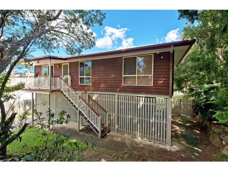 39 Walkers Road, Everton Hills QLD 4053