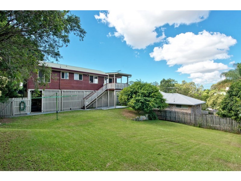 39 Walkers Road, Everton Hills QLD 4053