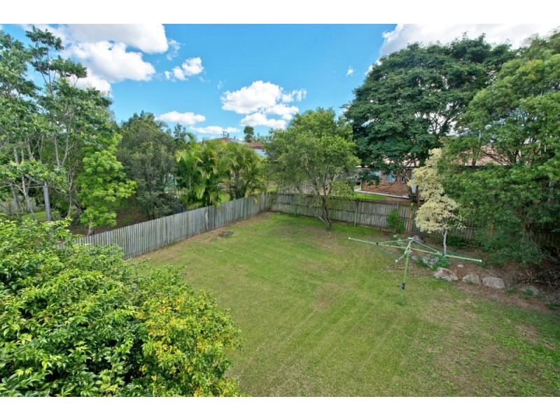 39 Walkers Road, Everton Hills QLD 4053
