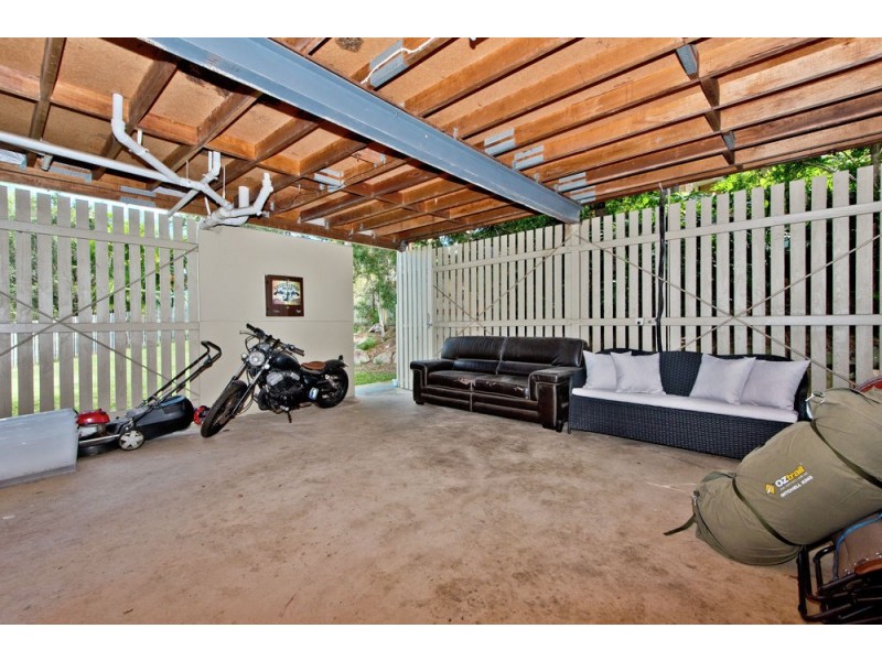 39 Walkers Road, Everton Hills QLD 4053