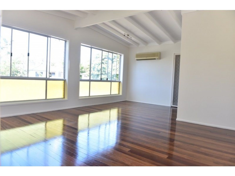 7 Clyde Street, Kallangur QLD 4503