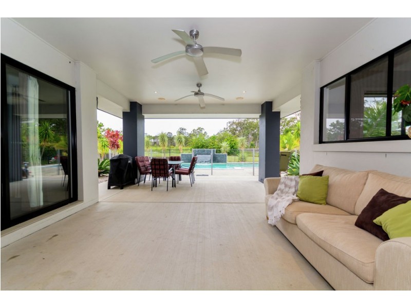 1 Mecklem Court, Ningi QLD 4511