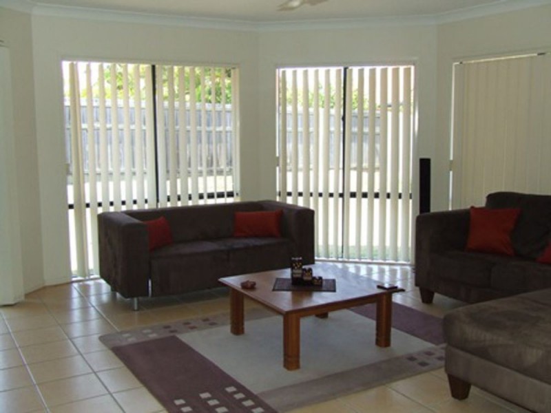 25 Whitfield Crescent, North Lakes QLD 4509