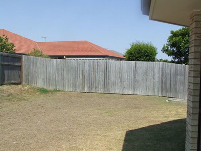 25 Whitfield Crescent, North Lakes QLD 4509