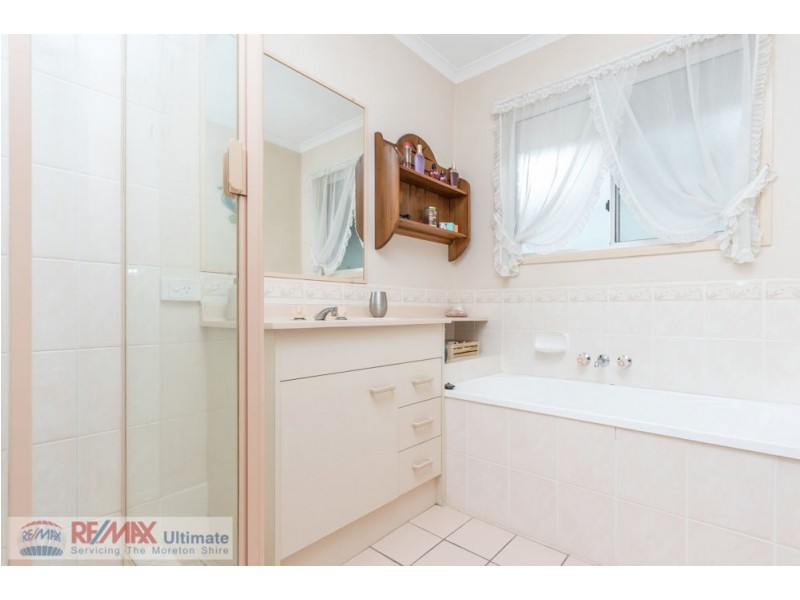 6 Waratah Way, Morayfield QLD 4506