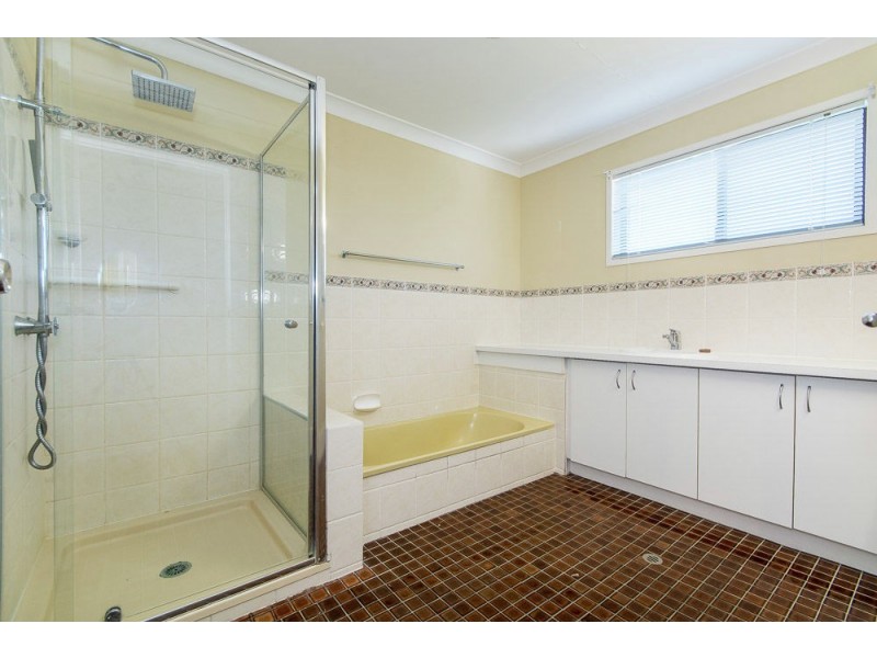 8 Norfolk Esplanade, Caboolture South QLD 4510