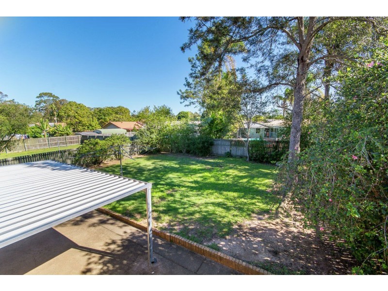 8 Norfolk Esplanade, Caboolture South QLD 4510