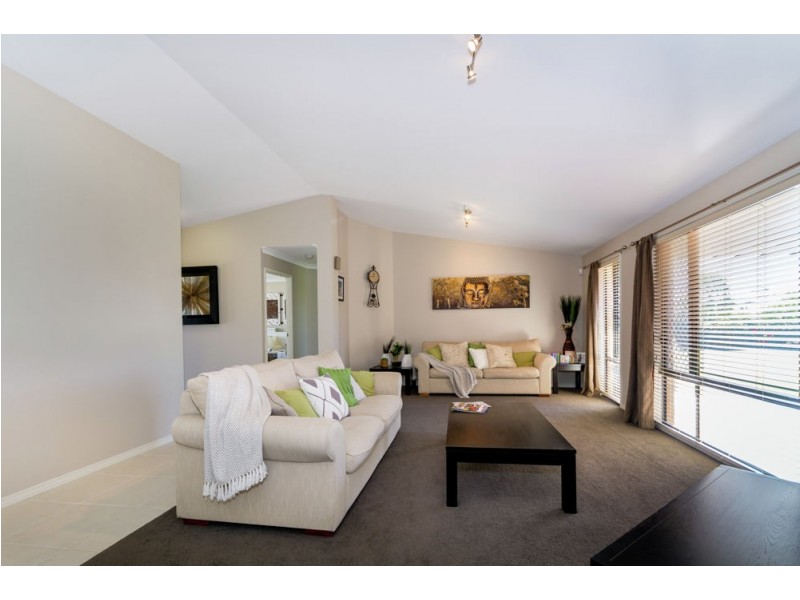 8 Lucy Street, Narangba QLD 4504