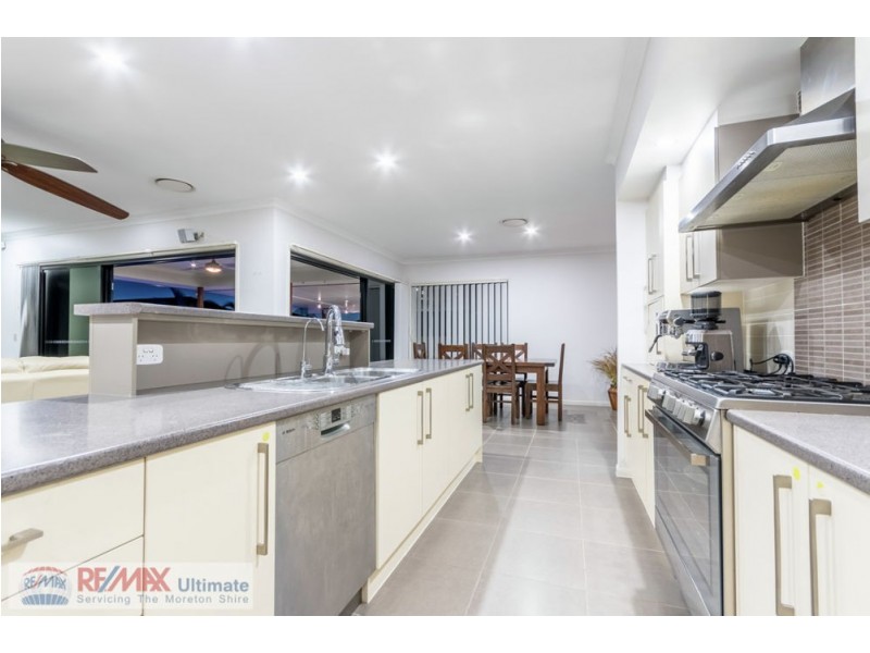 8 Baybreeze Crescent, Murrumba Downs QLD 4503