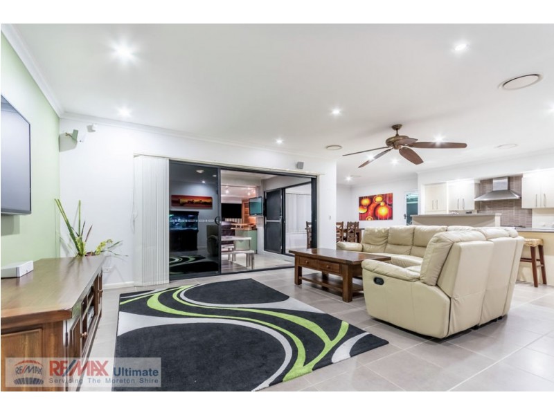 8 Baybreeze Crescent, Murrumba Downs QLD 4503