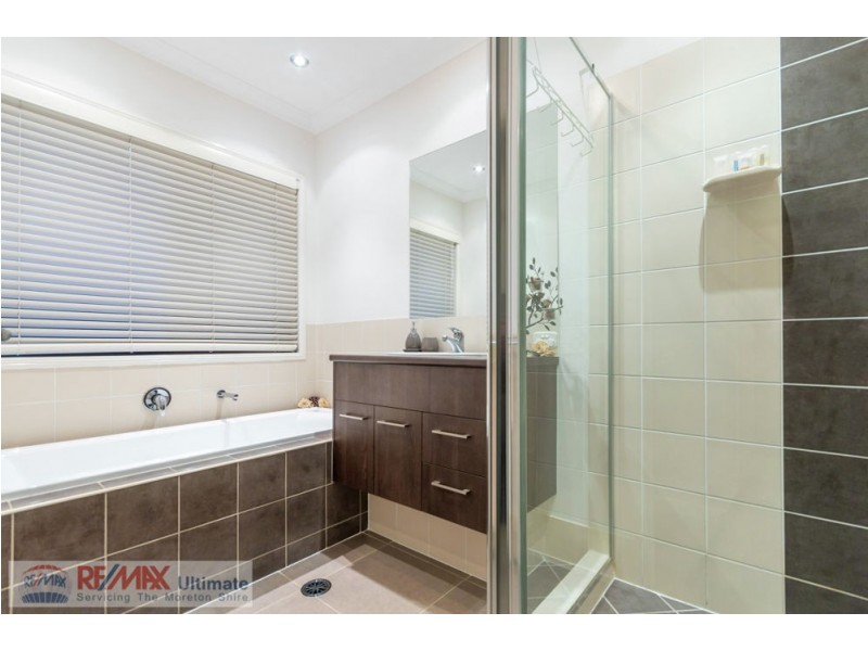 8 Baybreeze Crescent, Murrumba Downs QLD 4503