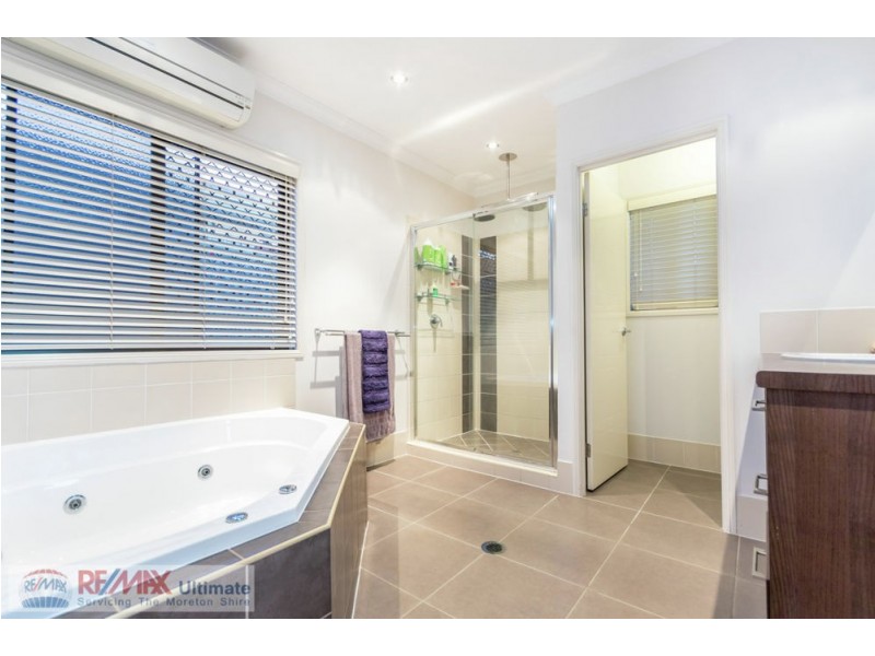 8 Baybreeze Crescent, Murrumba Downs QLD 4503