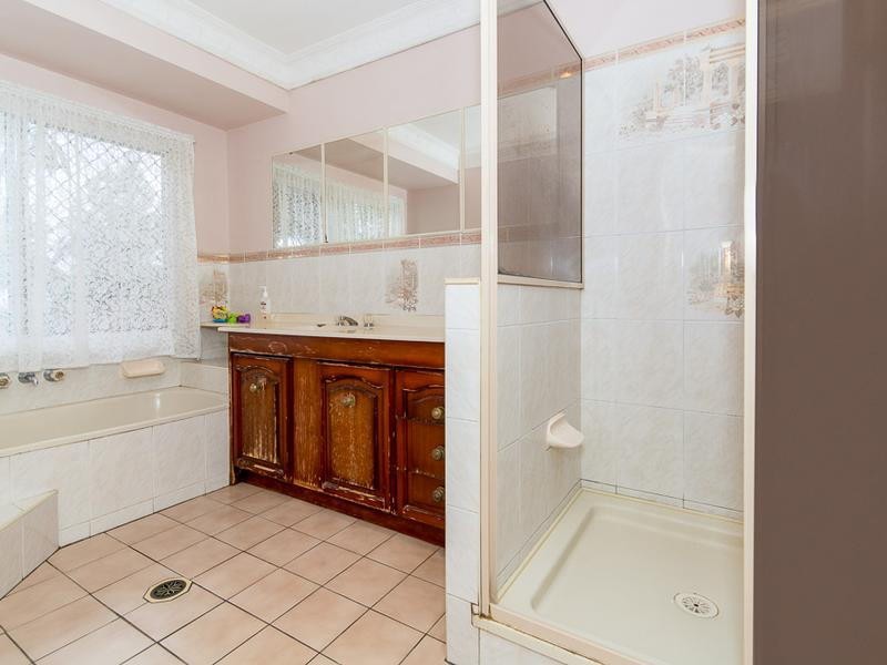 440 Oakey Flat Road, Morayfield QLD 4506