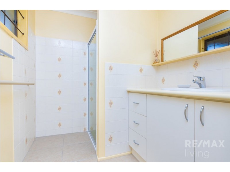 8 Timothy Esp, Beachmere QLD 4510