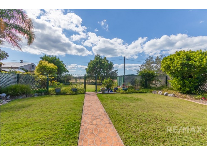 8 Timothy Esp, Beachmere QLD 4510