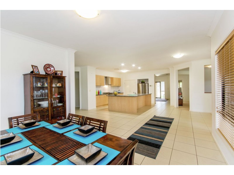 6 Lucy Court, Narangba QLD 4504