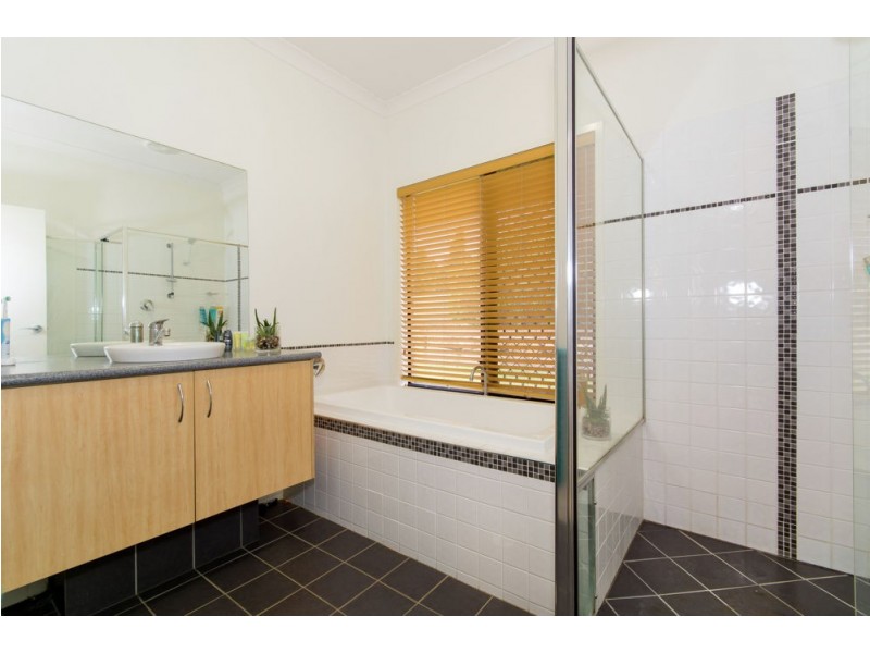 6 Lucy Court, Narangba QLD 4504