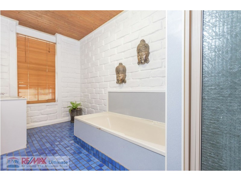 323-327 Hauton Road, Morayfield QLD 4506