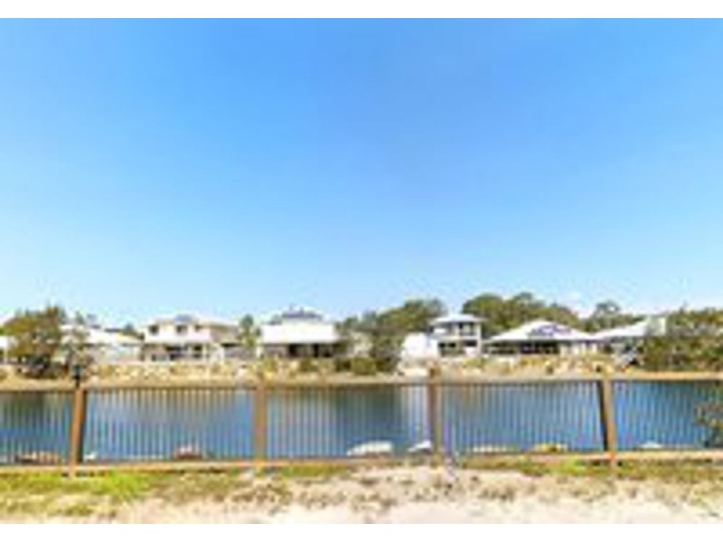 33 Adam Street, Beachmere QLD 4510
