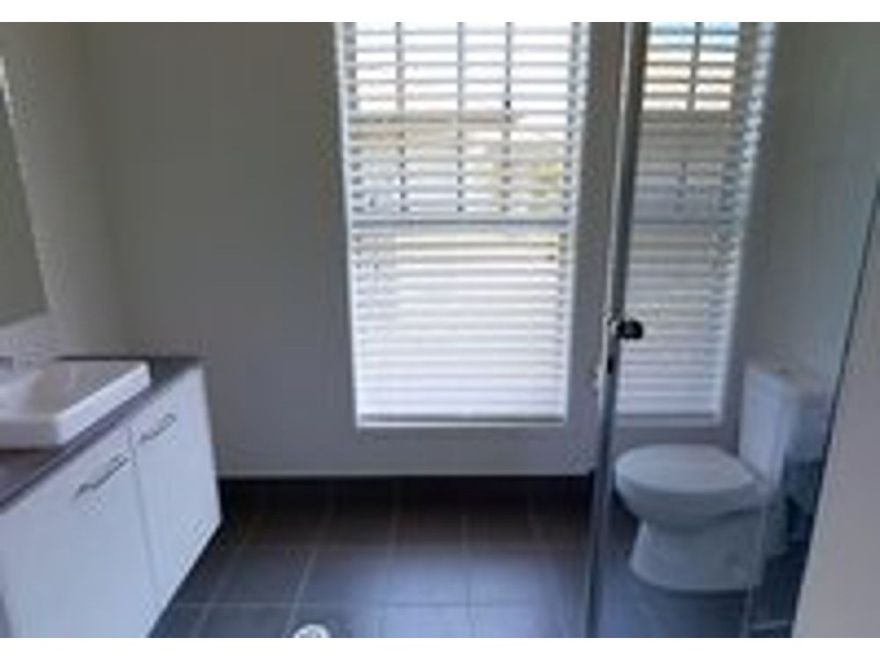 33 Adam Street, Beachmere QLD 4510