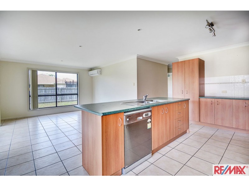 15 Reeders Street, Sandstone Point QLD 4511