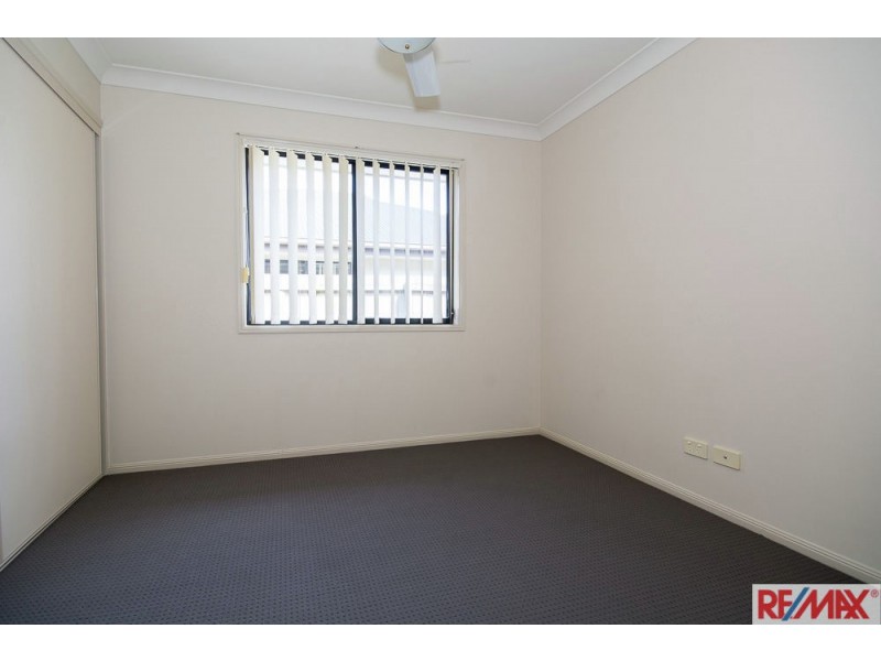 15 Reeders Street, Sandstone Point QLD 4511