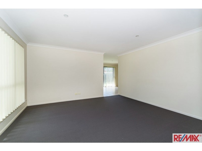 15 Reeders Street, Sandstone Point QLD 4511