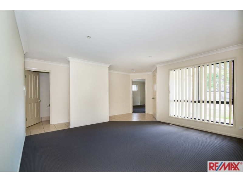 15 Reeders Street, Sandstone Point QLD 4511