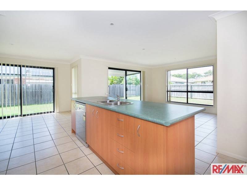 15 Reeders Street, Sandstone Point QLD 4511