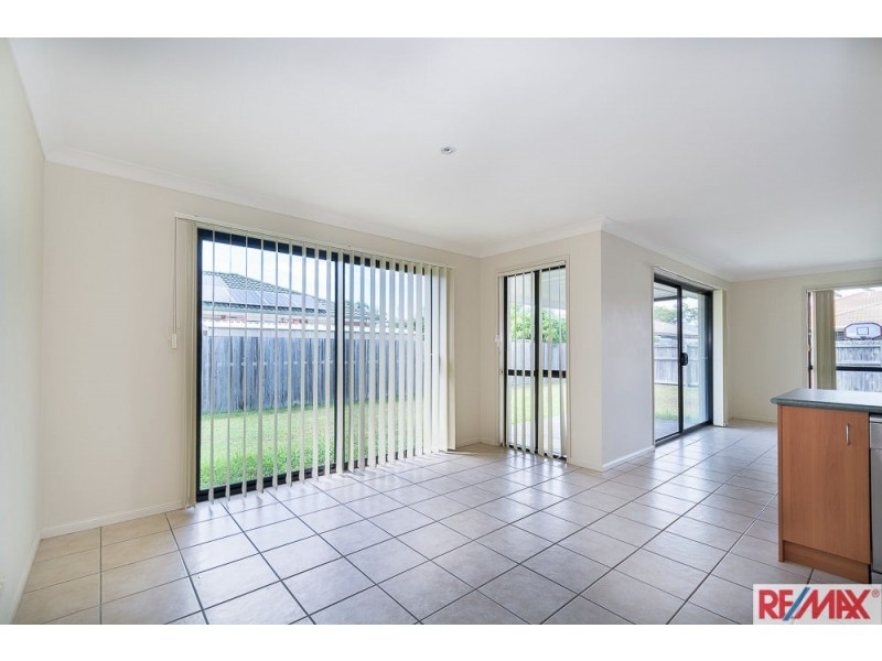 15 Reeders Street, Sandstone Point QLD 4511
