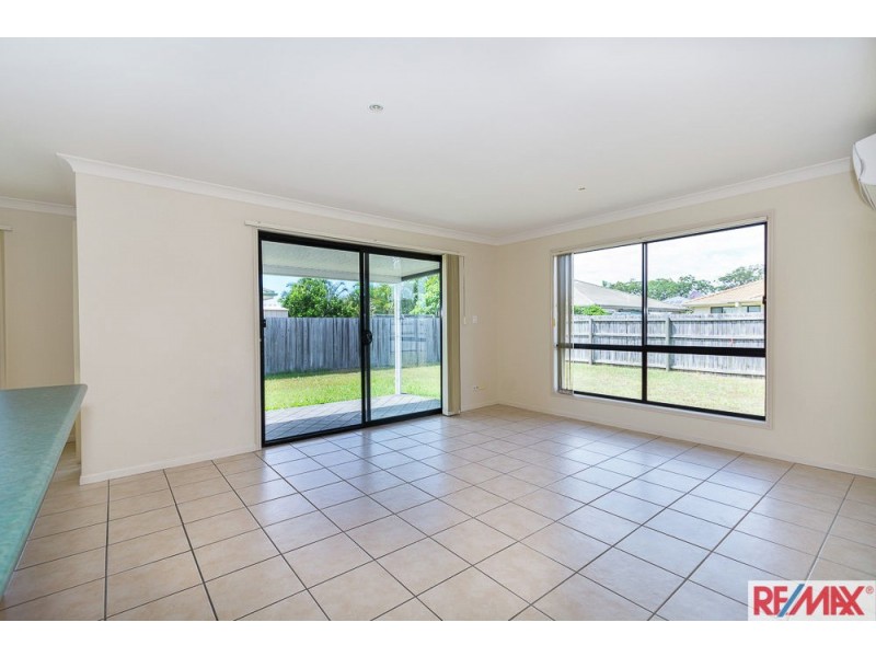 15 Reeders Street, Sandstone Point QLD 4511