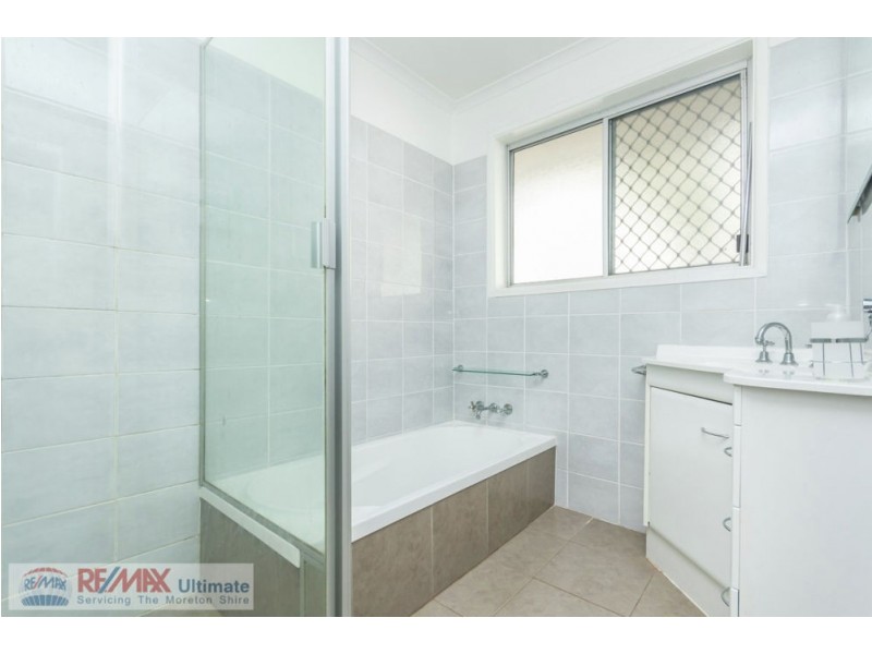 8 Arrakune Crescent, Kallangur QLD 4503