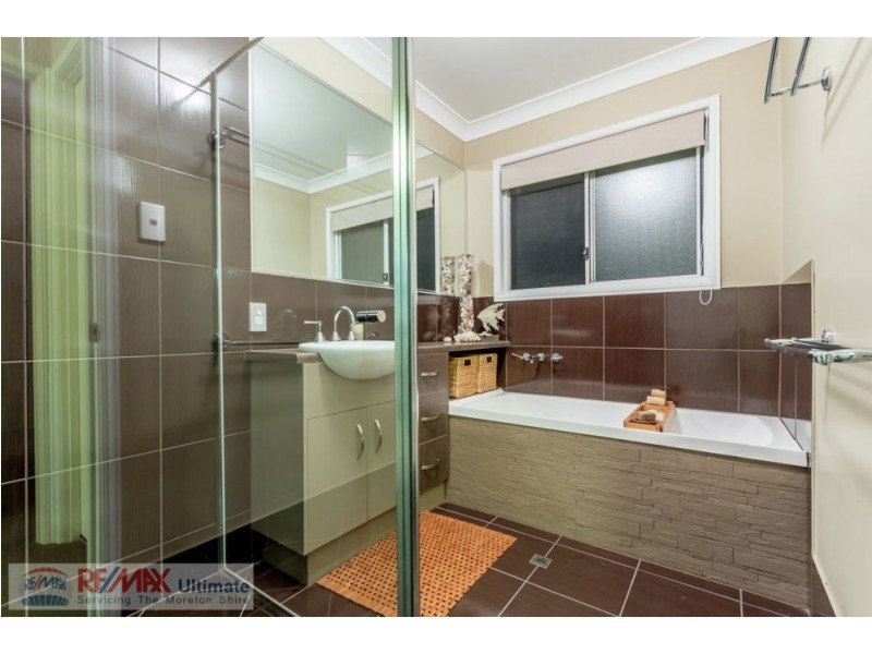 16 Bremer Court, Murrumba Downs QLD 4503