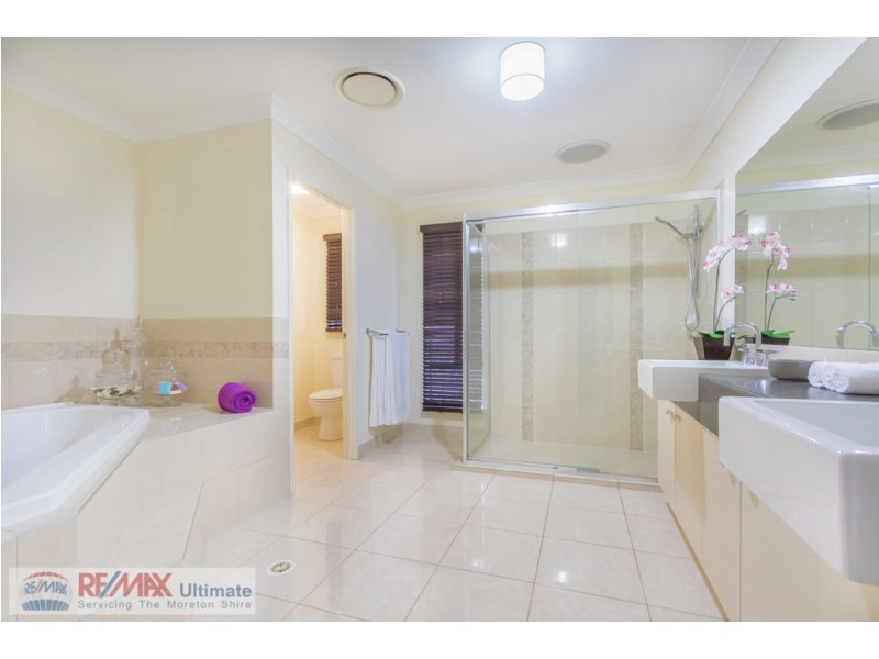 1154 Oakey Flat Road, Narangba QLD 4504