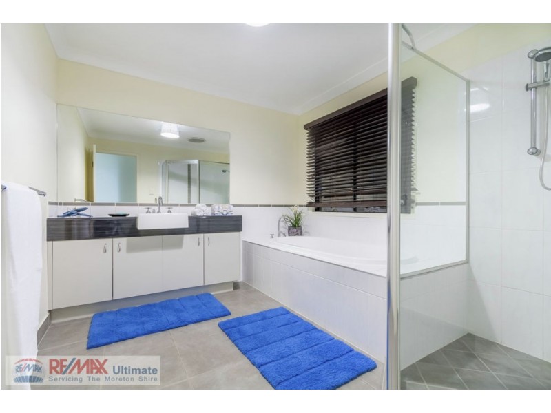 1154 Oakey Flat Road, Narangba QLD 4504
