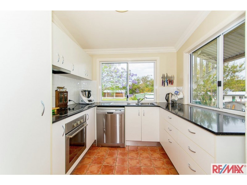 6 Railway Street, Landsborough QLD 4550