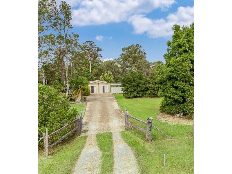 261 Petersen Road, Morayfield QLD 4506