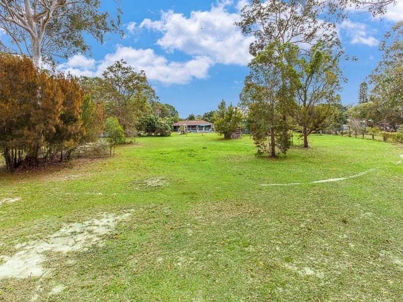 261 Petersen Road, Morayfield QLD 4506