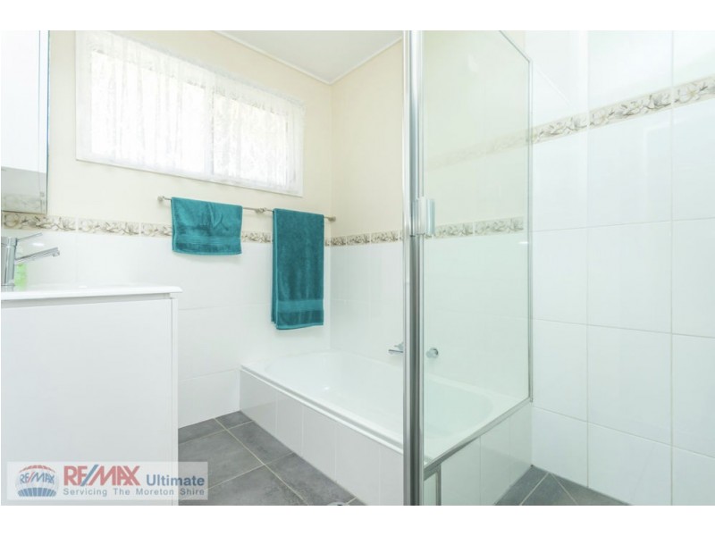 16 Dundee Drive, Morayfield QLD 4506