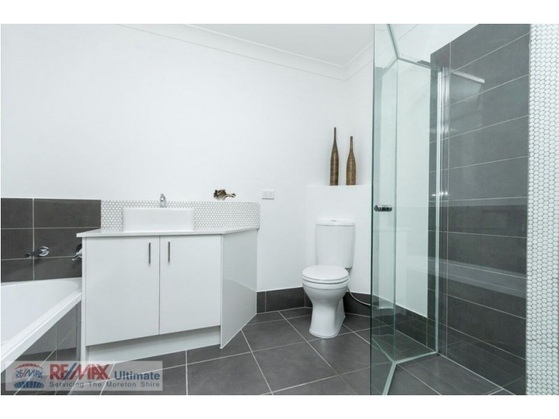 4-6 Regina Avenue, Ningi QLD 4511