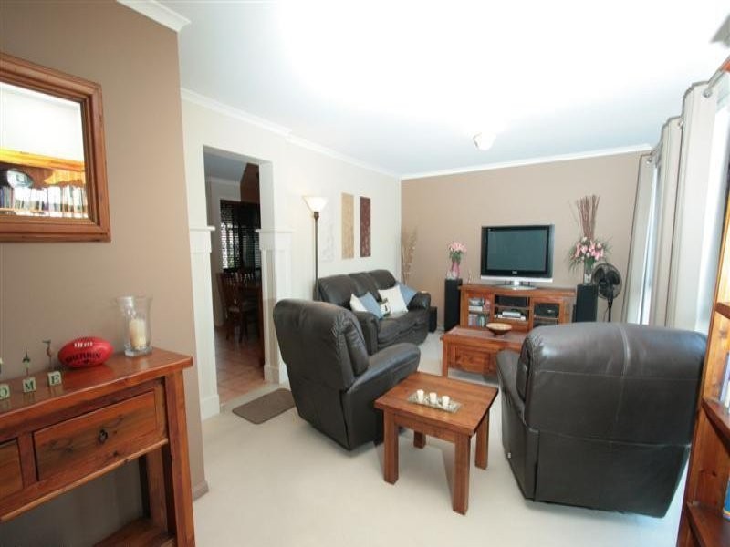 30 Blue Mountain Cres, Warner QLD 4500