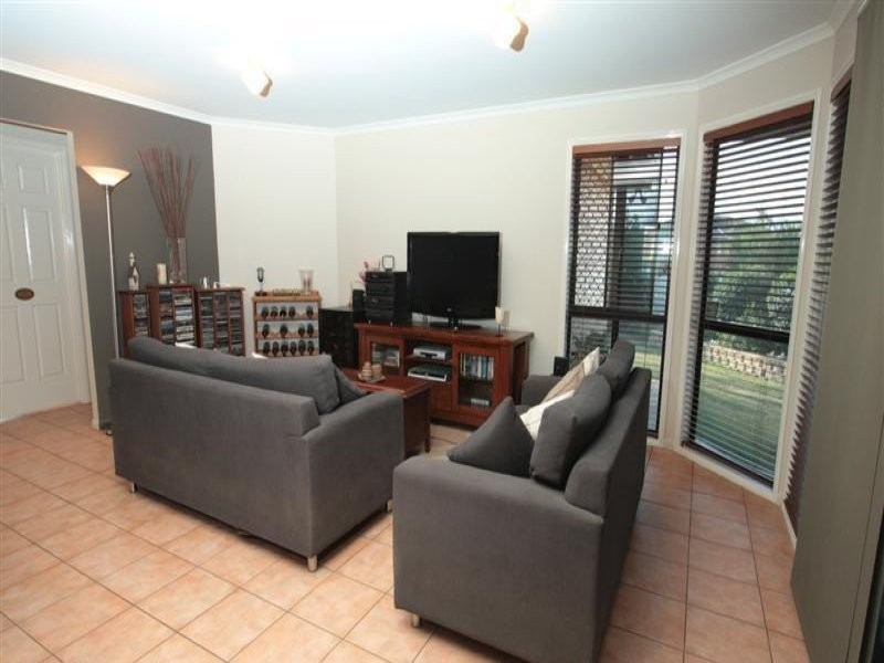 30 Blue Mountain Cres, Warner QLD 4500