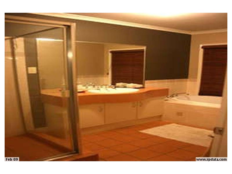 30 Blue Mountain Cres, Warner QLD 4500