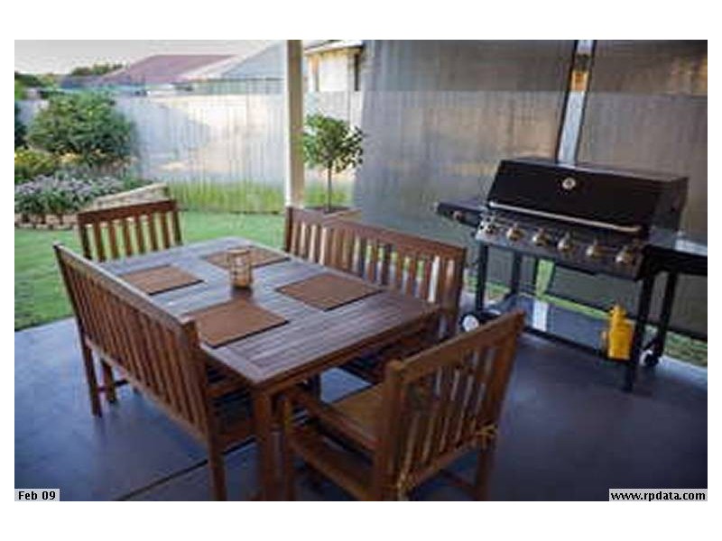 30 Blue Mountain Cres, Warner QLD 4500