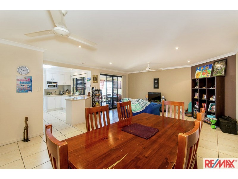12 Biggera Court, Sandstone Point QLD 4511