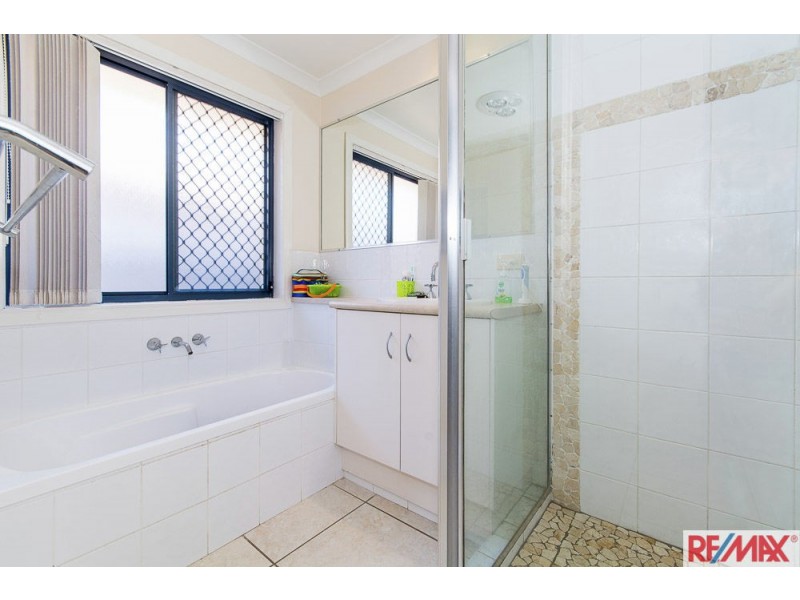 12 Biggera Court, Sandstone Point QLD 4511