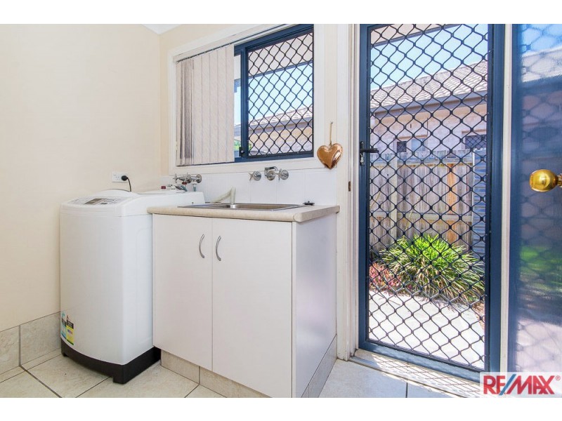 12 Biggera Court, Sandstone Point QLD 4511