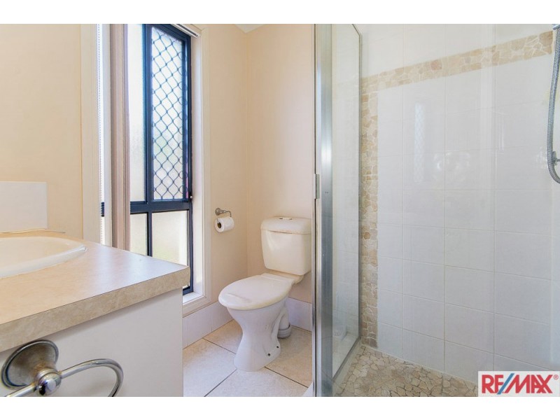 12 Biggera Court, Sandstone Point QLD 4511