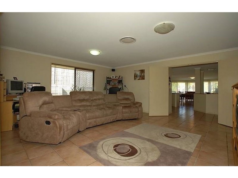 15 Chesterton Court, North Lakes QLD 4509